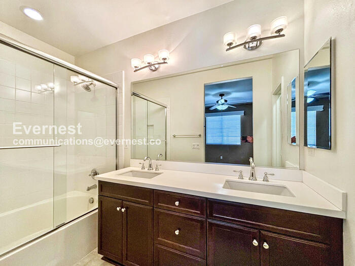 Building Photo - 44064 Calle Luz