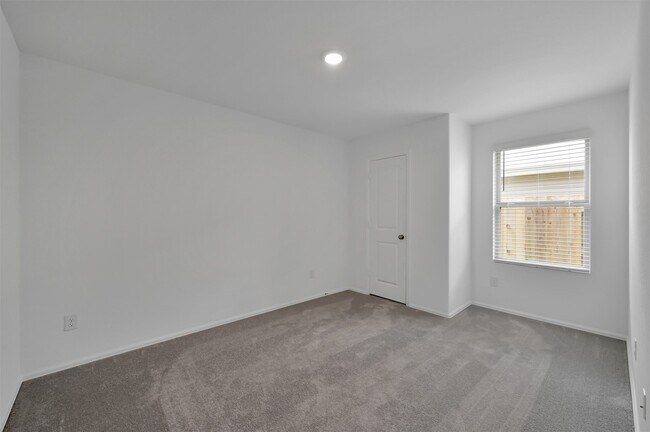 Building Photo - 21031 Longeni Dr