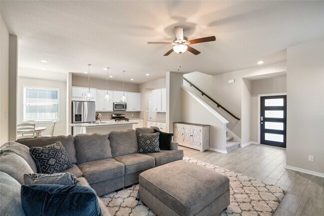 Building Photo - 389 Andes Dr