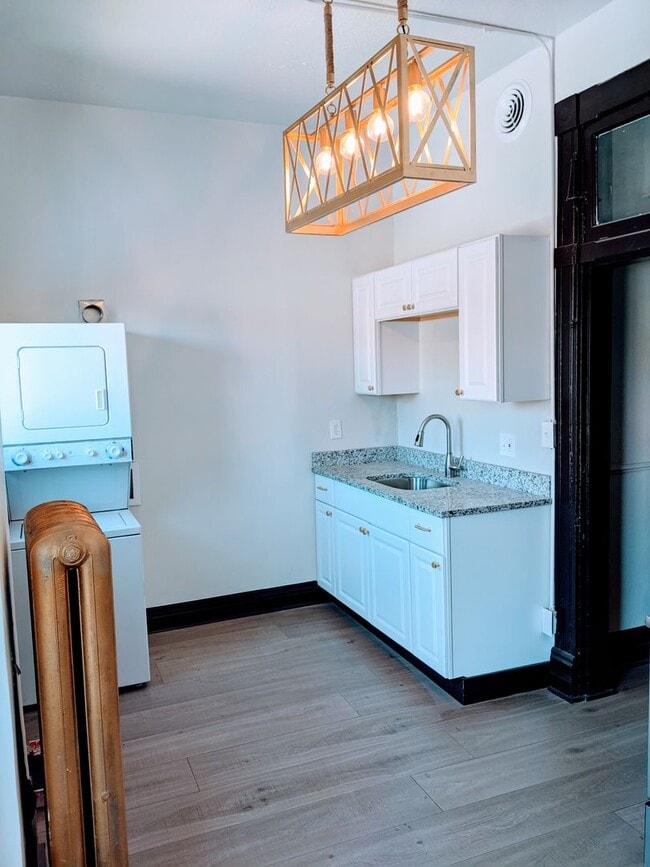 Building Photo - 623 E 100 S