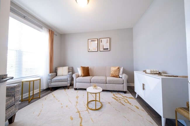 Building Photo - 6668 Coach House Ln