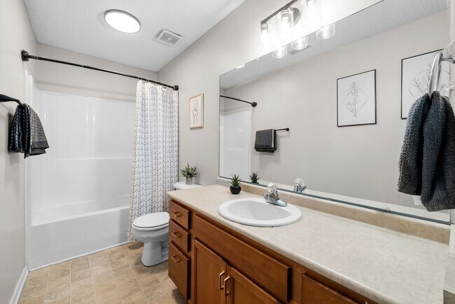 Building Photo - 1438 Addison Dr