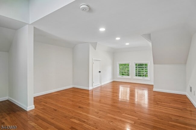 Building Photo - 91 Birchwood Rd