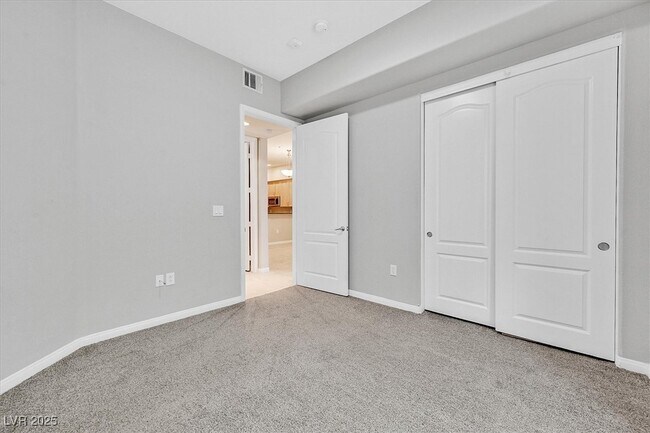 Building Photo - 56 E Serene Ave