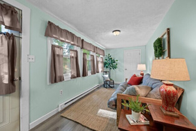 Building Photo - 3 Bedroom Home in Lynchburg