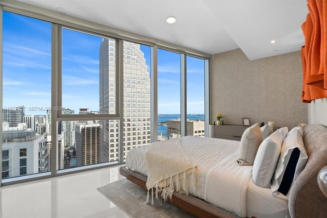 Building Photo - 300 Biscayne Blvd Way