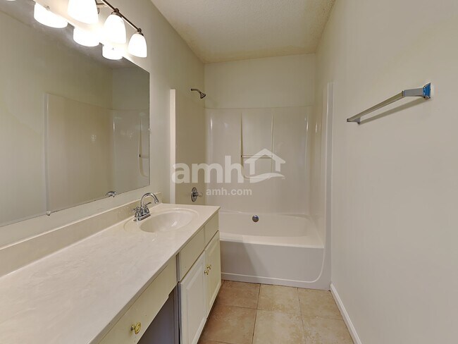 Building Photo - 6 Saddlemount Ln