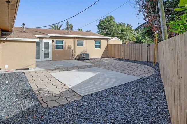 Building Photo - 651 NE 59th Ct