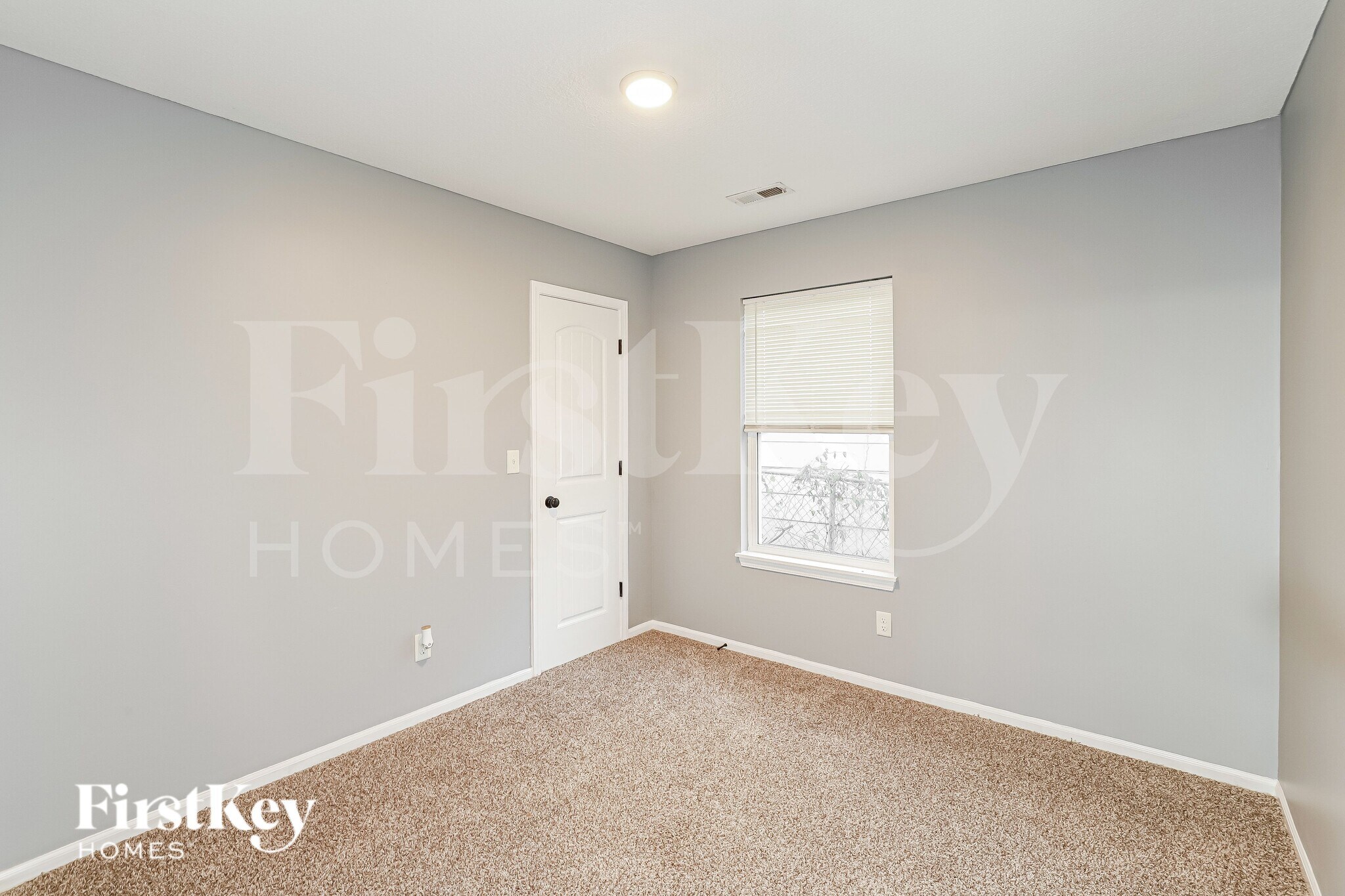 Building Photo - 5110 N Bellaire Ave