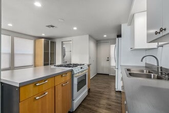 Building Photo - Garfield District 2 Bedroom Townhome | Patio & In-Unit Laundry | Free Rent