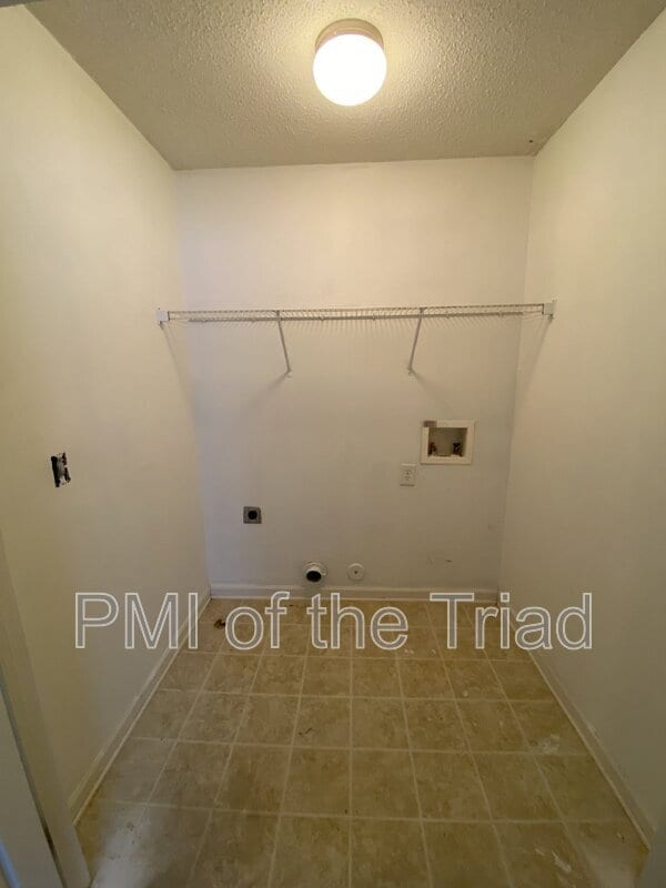 Building Photo - 202 Kinnley Ct