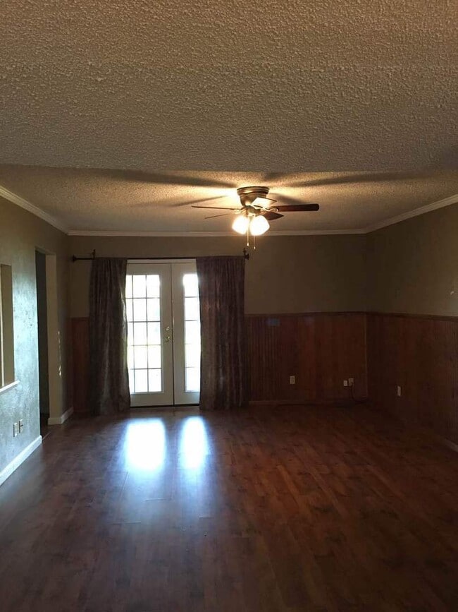 Building Photo - 3 Bedroom House in Garland, TX