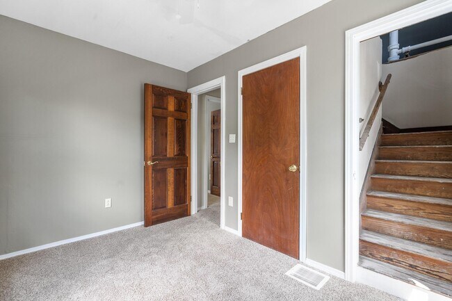 Building Photo - 135 W Hudson Ave