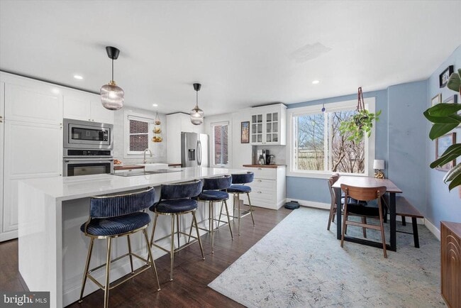 Building Photo - 125 E Moreland Ave