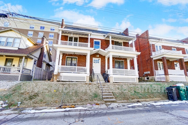 Building Photo - 3640 Besuden Ct