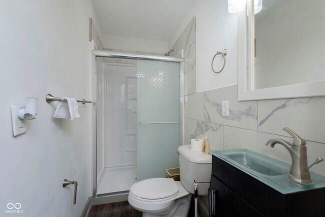 Building Photo - 2248 Nowland Ave