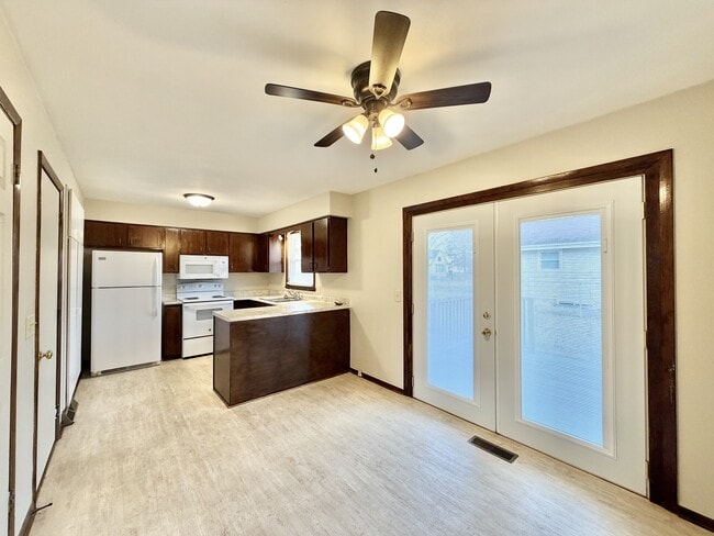 Building Photo - 604 Margate Dr