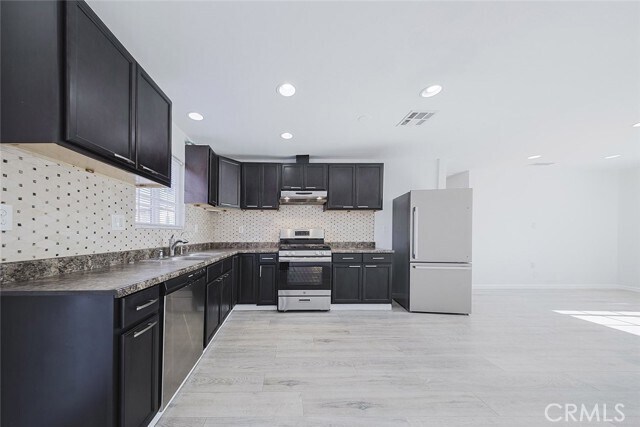 Building Photo - 10501 Cantara St