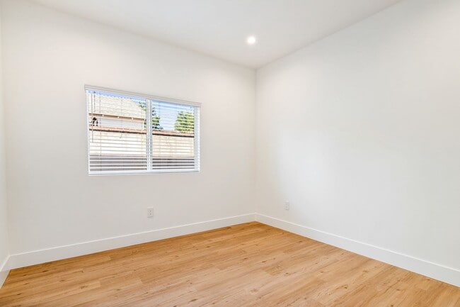 Building Photo - Brand New Modern & Chichose for Lease | Stylish Living with Premium Features