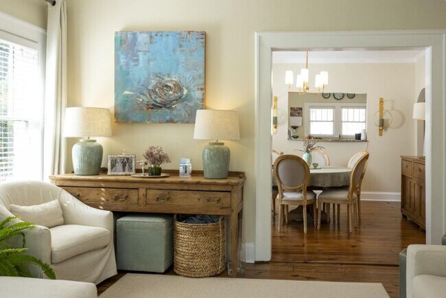 Building Photo - 801 Durant Pl NE