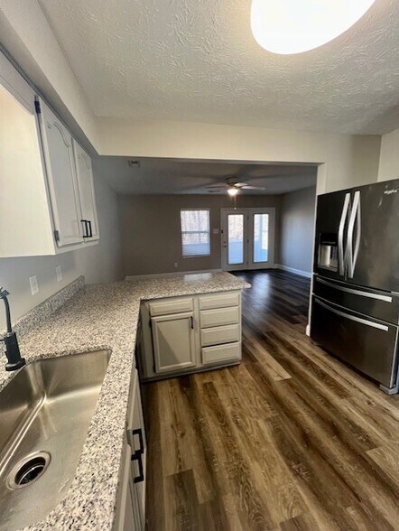 Kitchen - 920 Brittany Deanne Ln