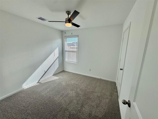 Building Photo - 40962 Seasoned Oak Ln