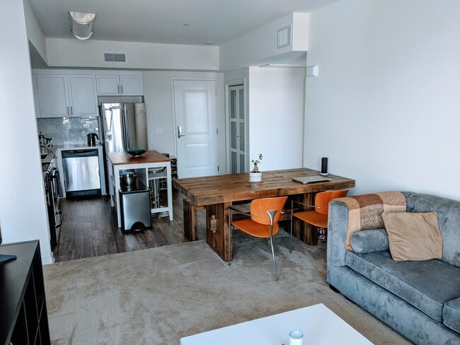 Building Photo - 12655 Bluff Creek Dr