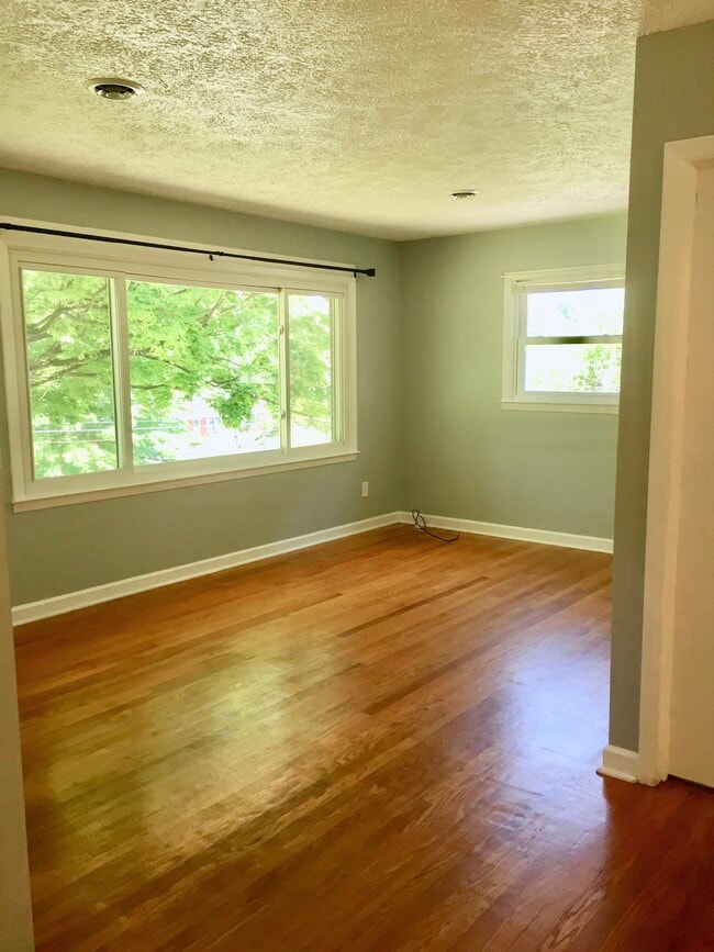 Building Photo - 507 N Gilmer Park