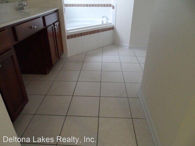 Building Photo - 3 br, 2 bath House - 234 W Tarrington Dr