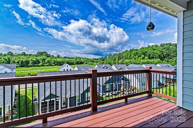 Primary Photo - 75 Leyland Cir
