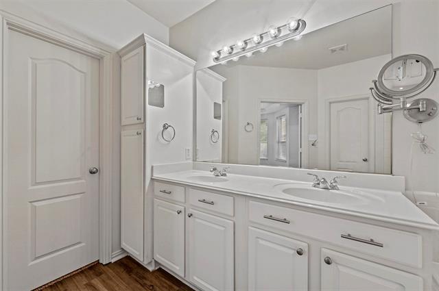 Building Photo - 1711 Peregrine Dr