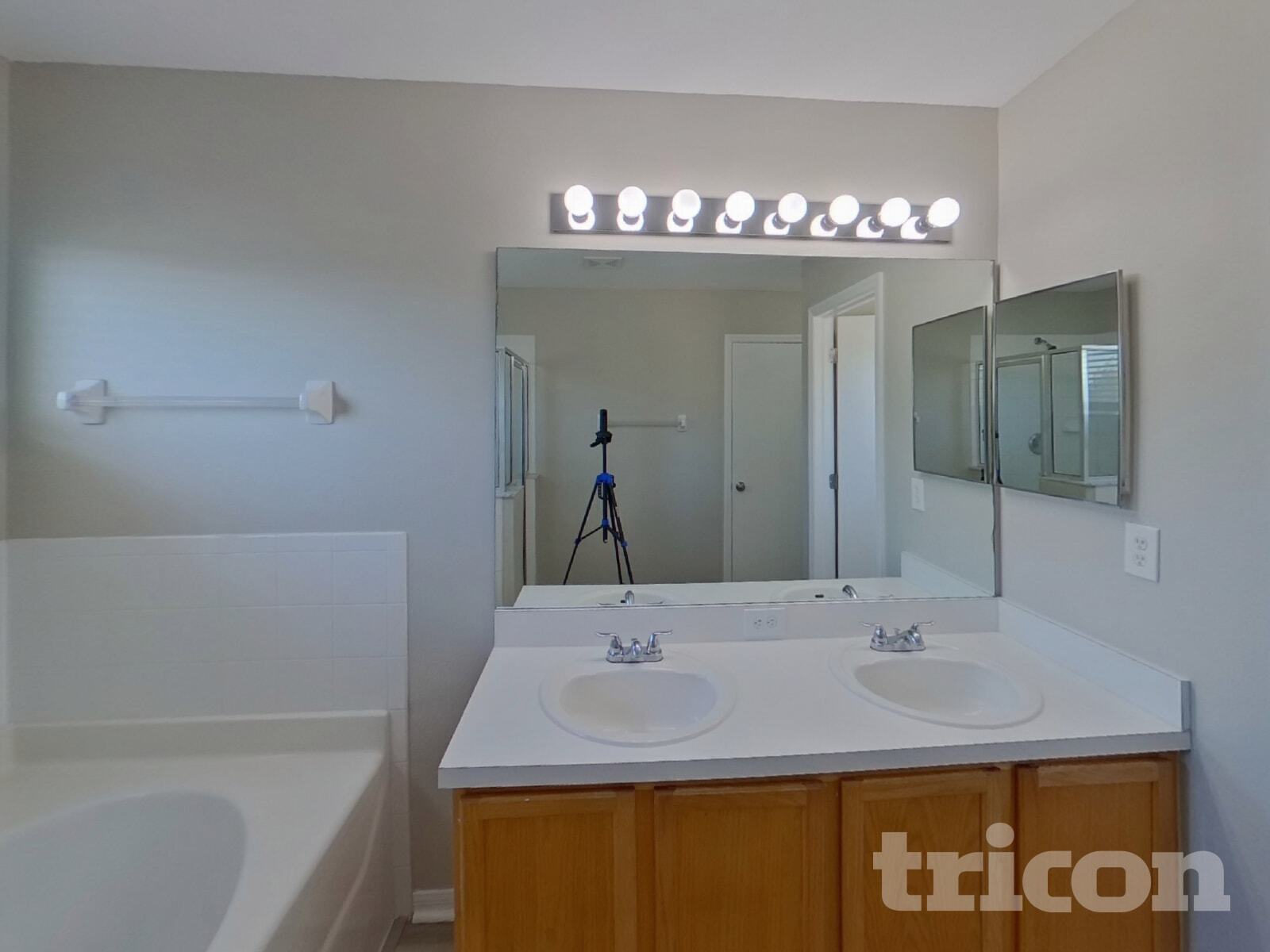 Building Photo - 12603 Longcrest Dr