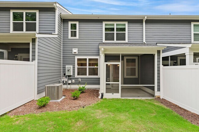 Building Photo - 205 Millennium Dr