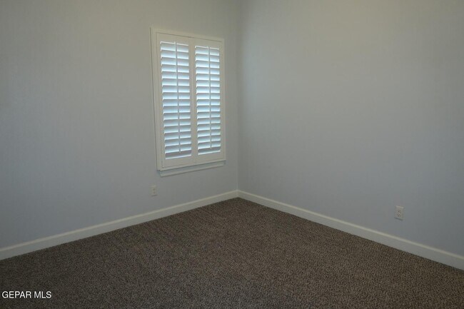 Building Photo - 13153 Cozy Cove Ave