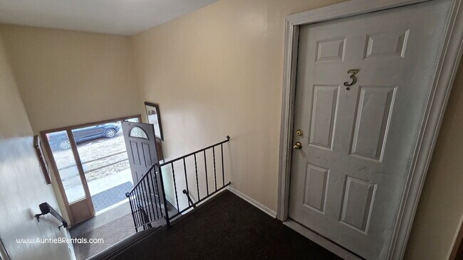 Building Photo - 3 Bedroom 1 Bath Multiplex Unit #3 – Columbia Heights