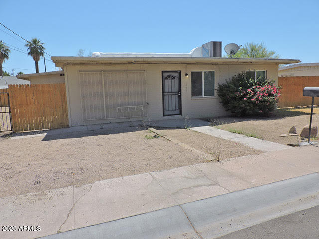 Building Photo - 1421 E Jen Tilly Ln