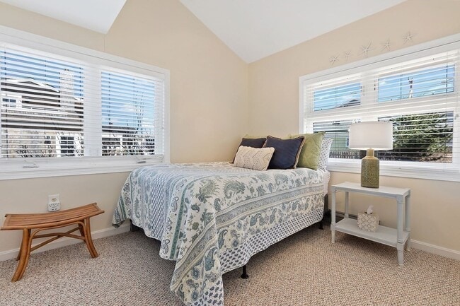 Building Photo - 4 28th St