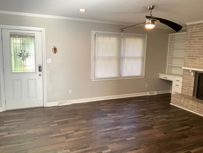 Building Photo - HomeFor Rent with 3 Bedrooms, 2 Baths, 2 Car Garage in Lincolnton NC