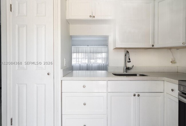 Building Photo - 2810 NE 201st Terrace