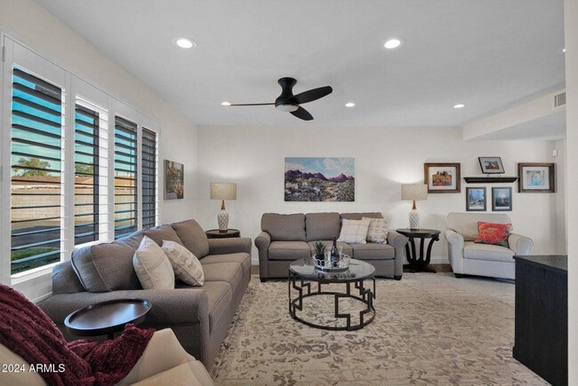 Building Photo - 4883 N Granite Reef Rd