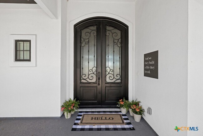 Building Photo - 1745 Alta Vista Loop