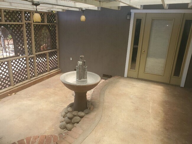 Building Photo - Three Bedroom Home in Lemon Grove