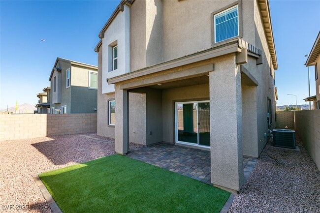 Building Photo - 405 Isla Enclave Wy