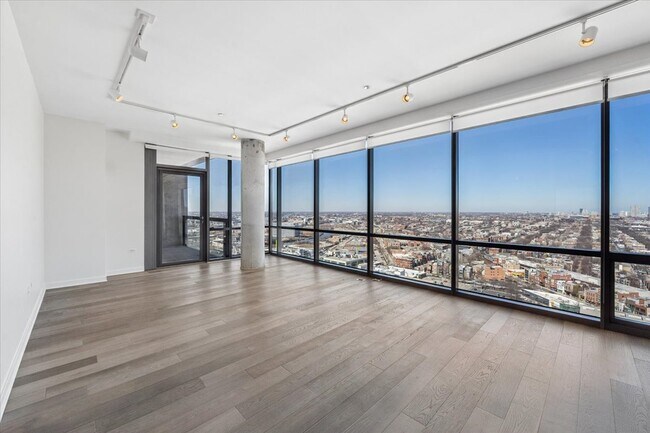 Building Photo - 860 W Blackhawk St