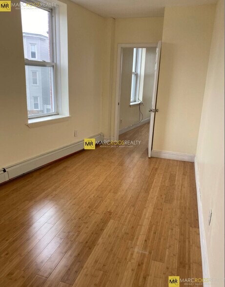 Building Photo - 200 Maverick St