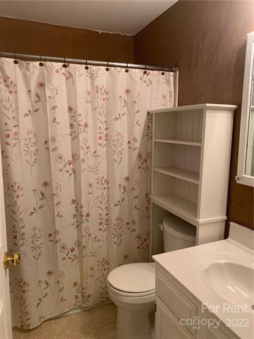 Building Photo - 19909 Henderson Rd