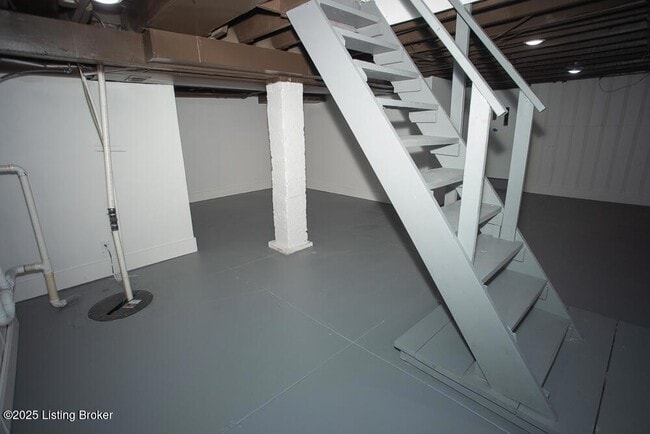 Building Photo - 730 S 38th St