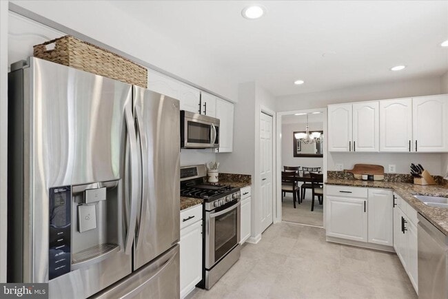 Building Photo - 408 Huntfield Ct NE