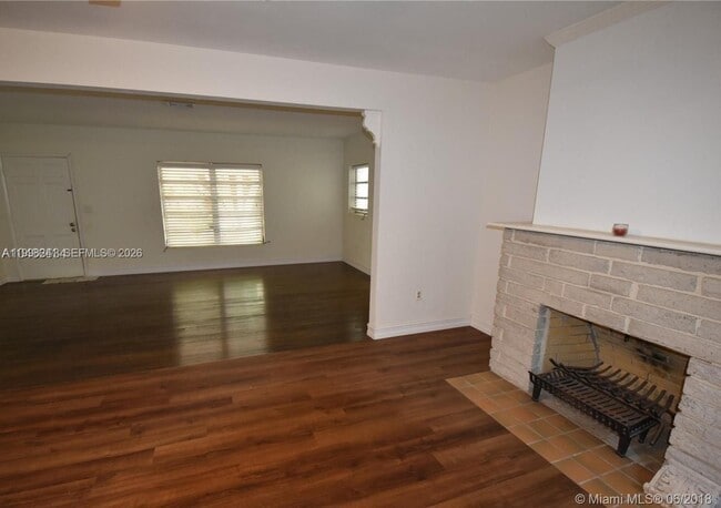 Building Photo - 800 Andalusia Ave