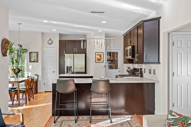 Building Photo - **Applications Pending** Charming Home on Large Lot in Chapel Hill!